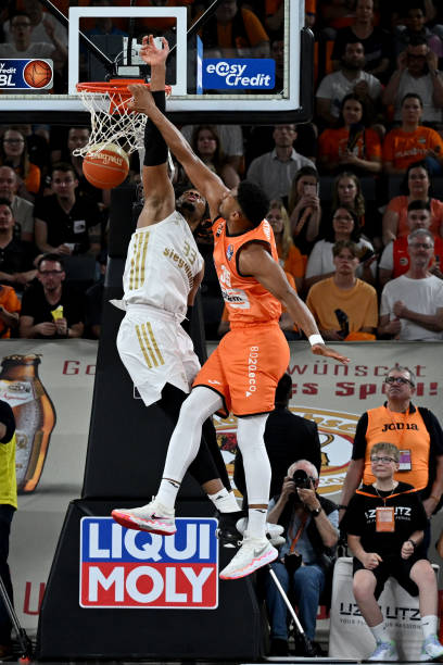 对高压逼抢 对高压逼抢