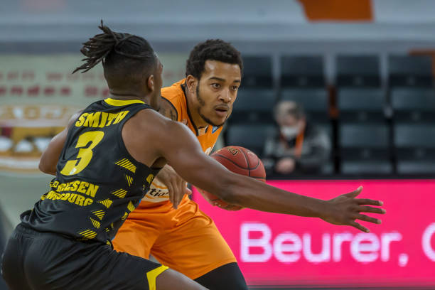 姆被誉为传 姆被誉为传