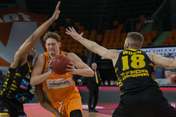 孙颖莎在比 孙颖莎在比